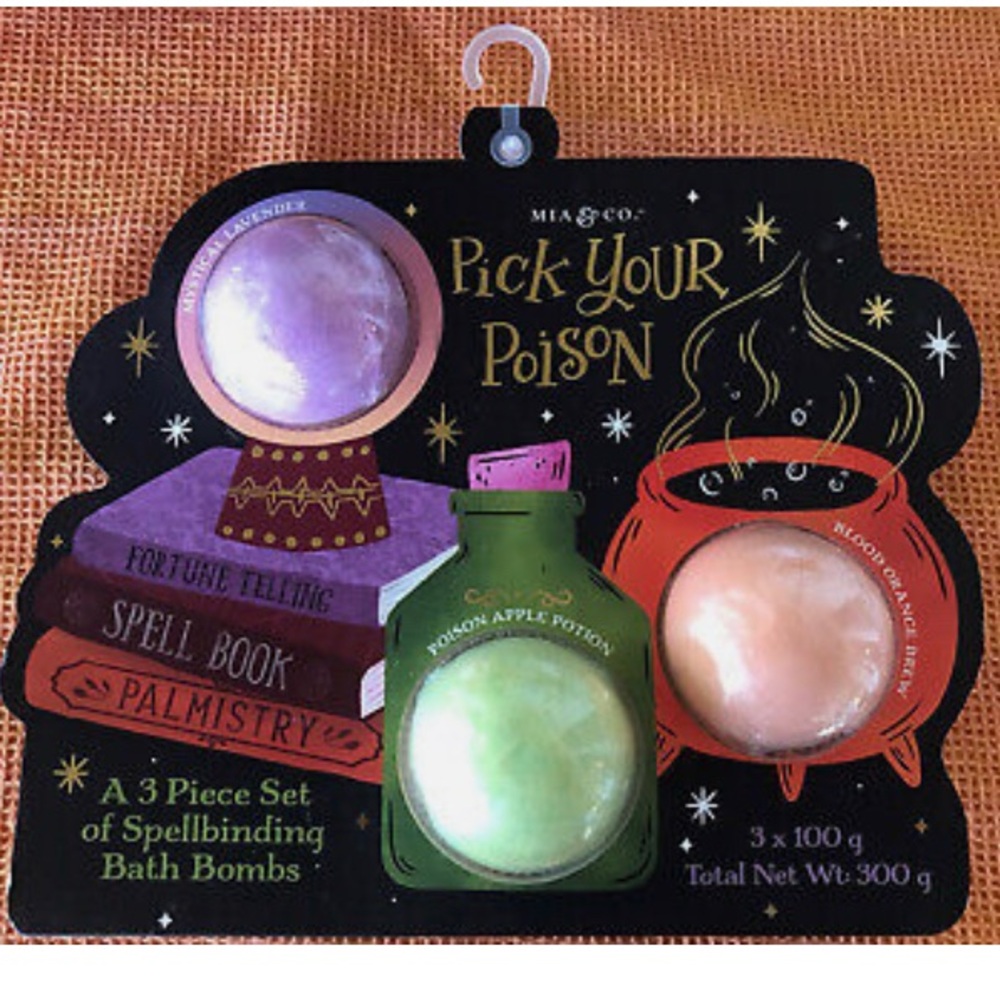 NIB: Halloween Spellbinding Bath Bombs PICK YOUR POISON Mia & Co. 3 Piece Set